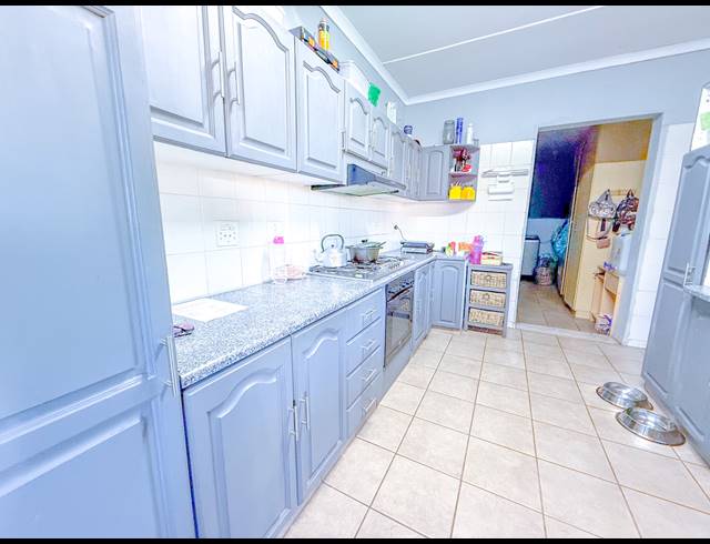 3 BEDROOM HOUSE FOR SALE IN GRANTHAM PARK